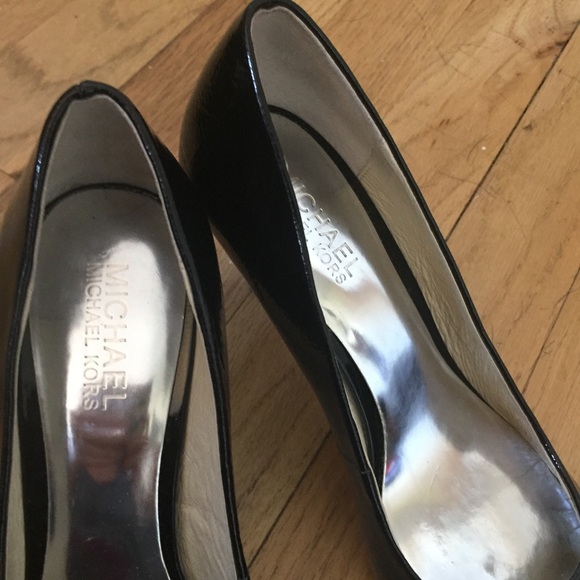 Michael Kors black heels - Picture 4 of 5